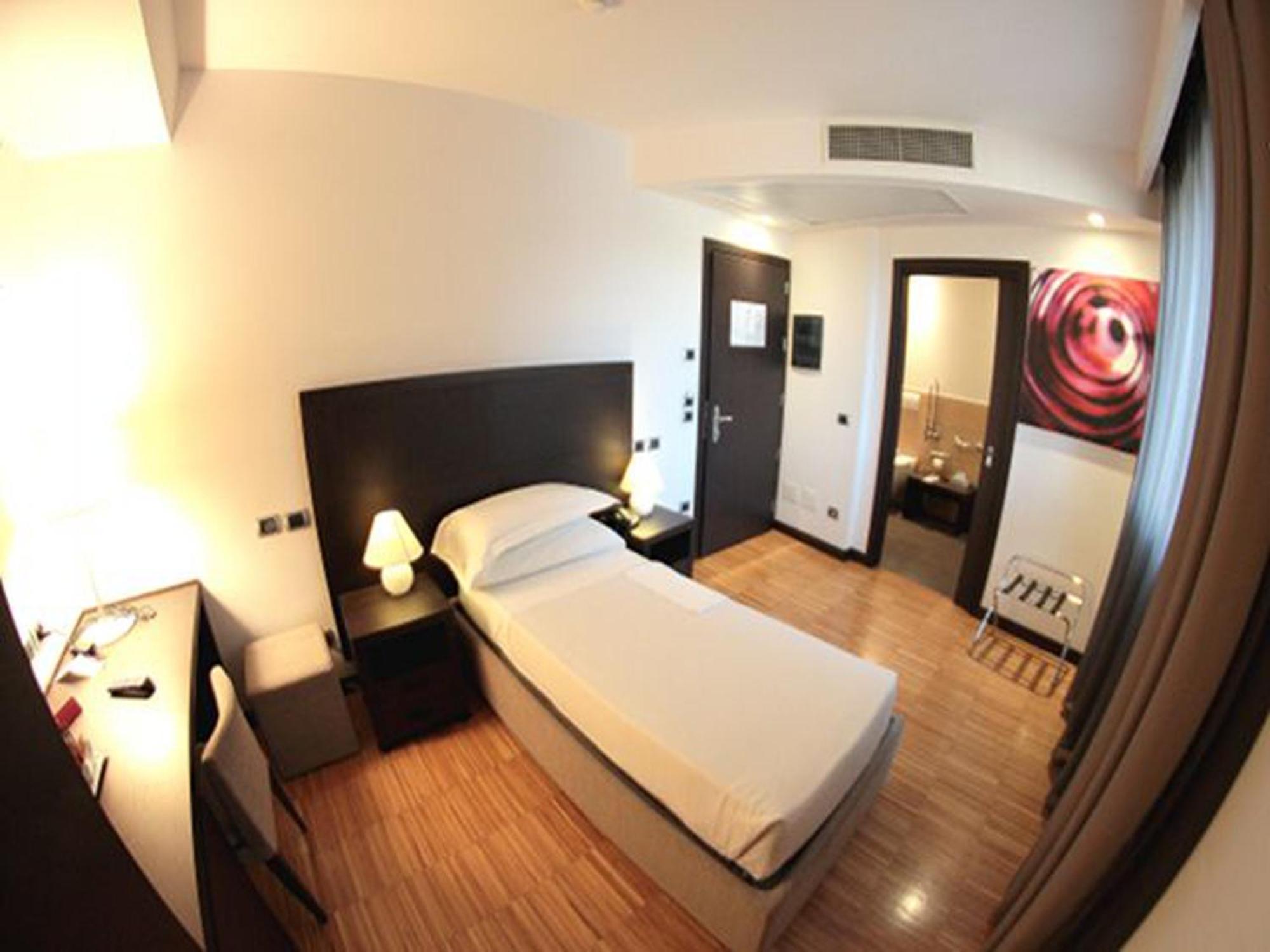 Postumia Hotel Design Oderzo Pokoj fotografie